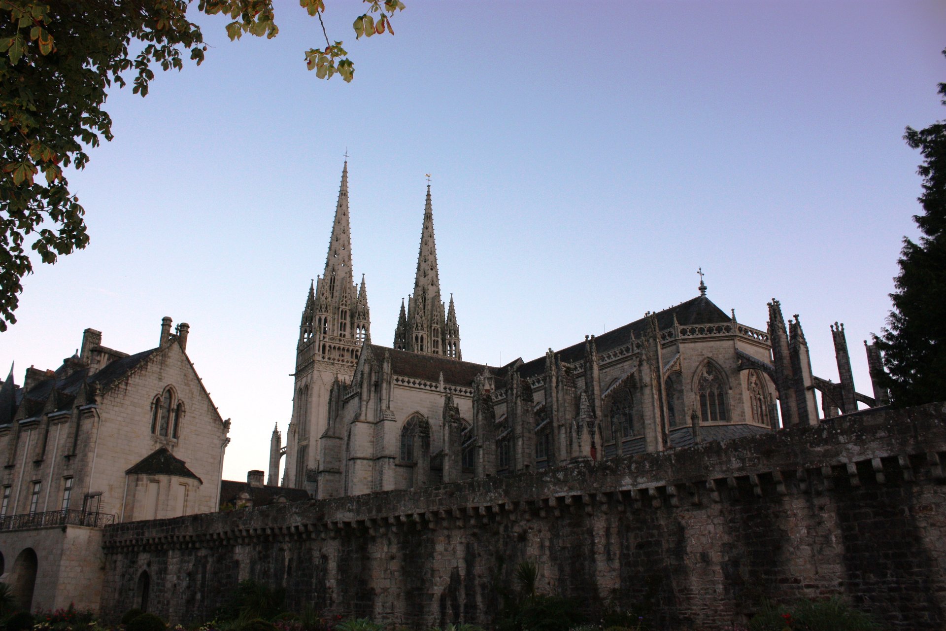 Cathédrale Saint-Corentin de Quimper, ville dont Forough Dadkhah est élue
