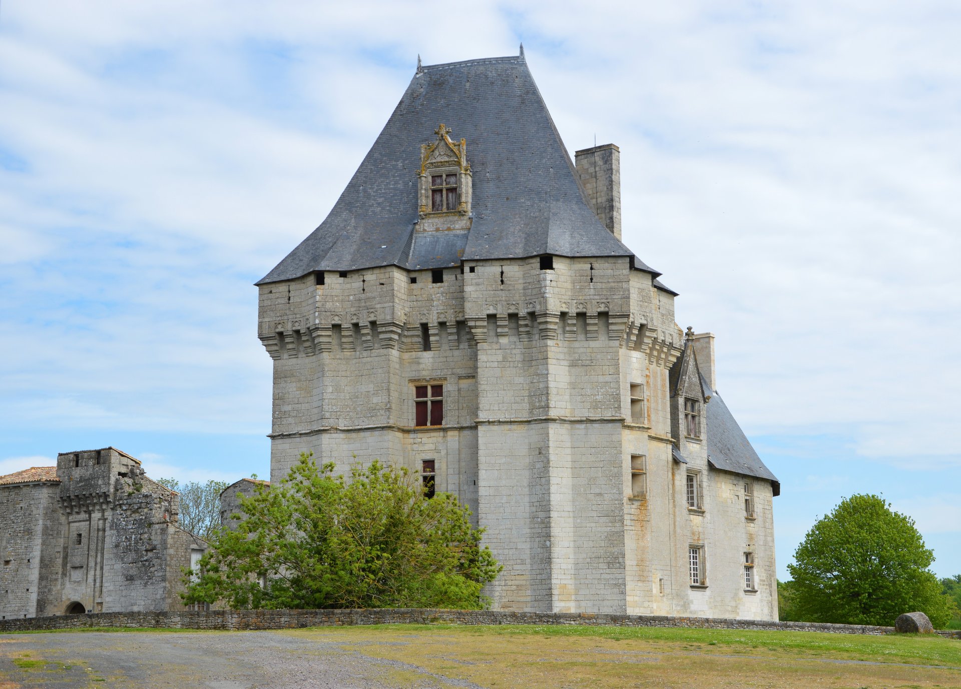 Château de Cherveux, commune dont Marie-Pierre Missioux est maire